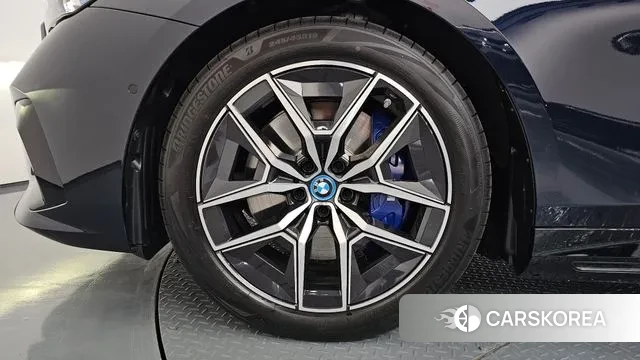 BMW i5 (G60) id 3769583 из Кореи 15