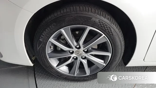 Lexus New ES300h id 3761451 из Кореи 15