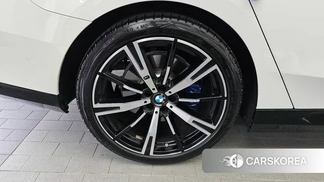 BMW 5 Series (G60) id 4649882 из Кореи 31