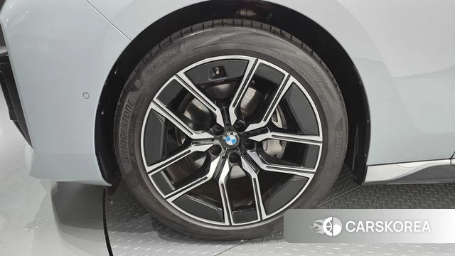 BMW 7 Series (G70) id 3890992 из Кореи 15