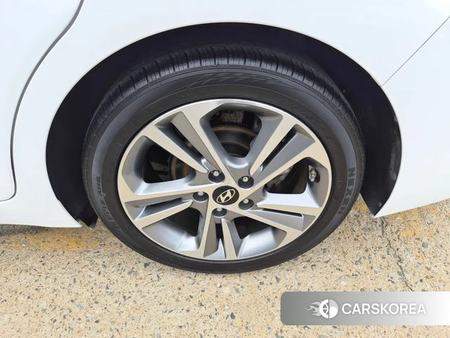 Hyundai Avante AD id 4305246 из Кореи 13