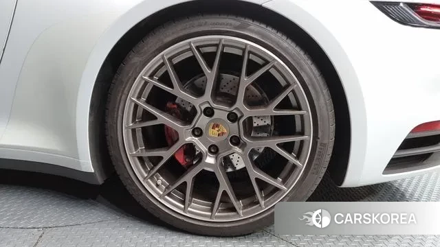 Porsche 911(992) id 3438522 из Кореи 15