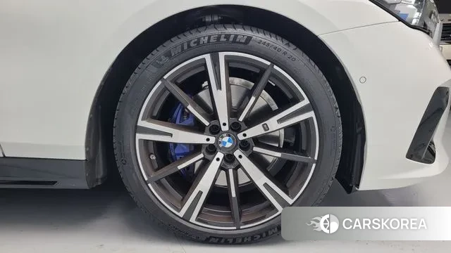 BMW 5 Series (G60) id 3769456 из Кореи 15