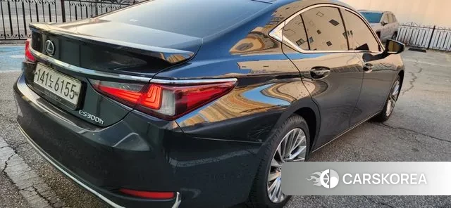 Lexus ES300h 7th generation 2023 Черный из Кореи, фото 6