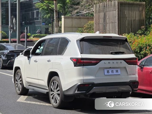Lexus LX 2025 Белый из Китая, фото 5