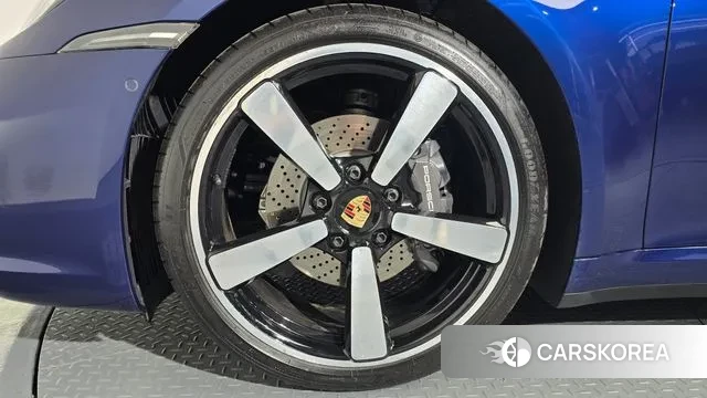 Porsche 911(992) id 3706650 из Кореи 15