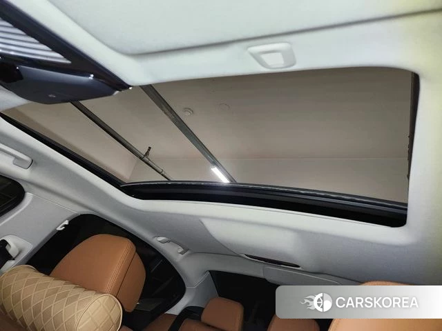 BMW 5 Series (G30) 2023 Цвет галактики из Кореи, фото 6