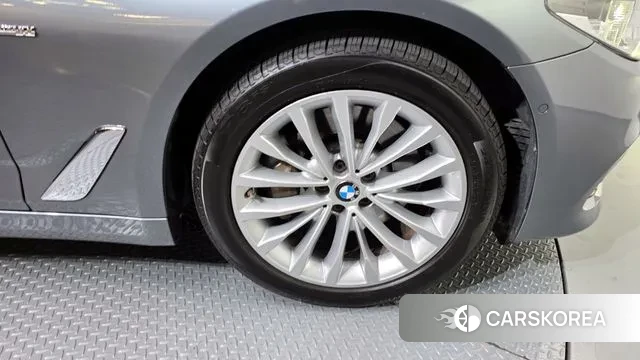 BMW 5 Series (G30) id 3330525 из Кореи 15