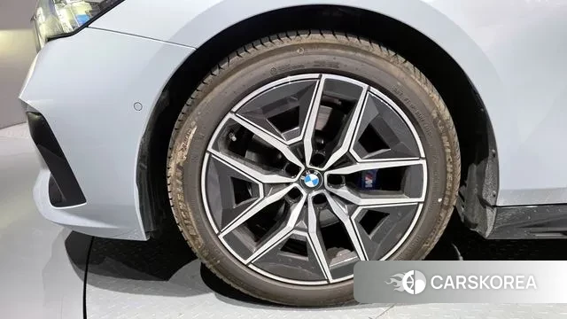 BMW 5 Series (G60) id 3565447 из Кореи 15