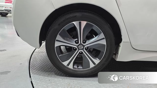 Nissan Leaf (ZE1) id 4595695 из Кореи 28