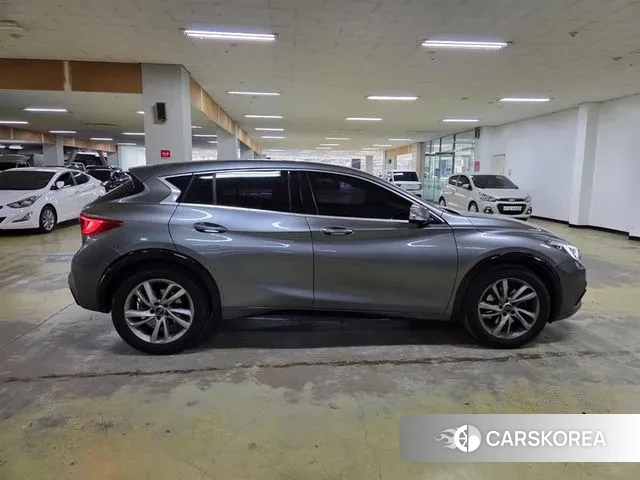 Infiniti Q30 id 3269940 из Кореи 15