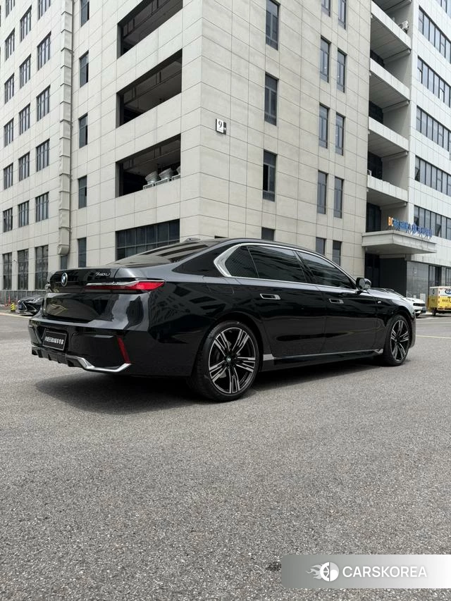 BMW 7 series 2023 Черный из Китая, фото 5