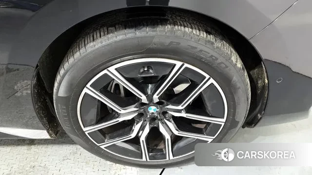 BMW 7 Series (G70) id 3649494 из Кореи 15