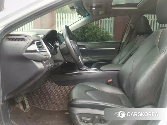 Toyota Camry 2023 Белый из Китая, фото 5