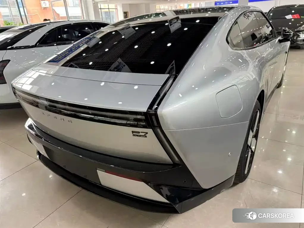 Xiaopeng P7 id 4546618 из Китая 9