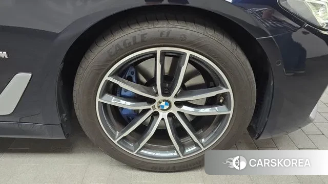 BMW 5 Series (G30) id 2989525 из Кореи 15