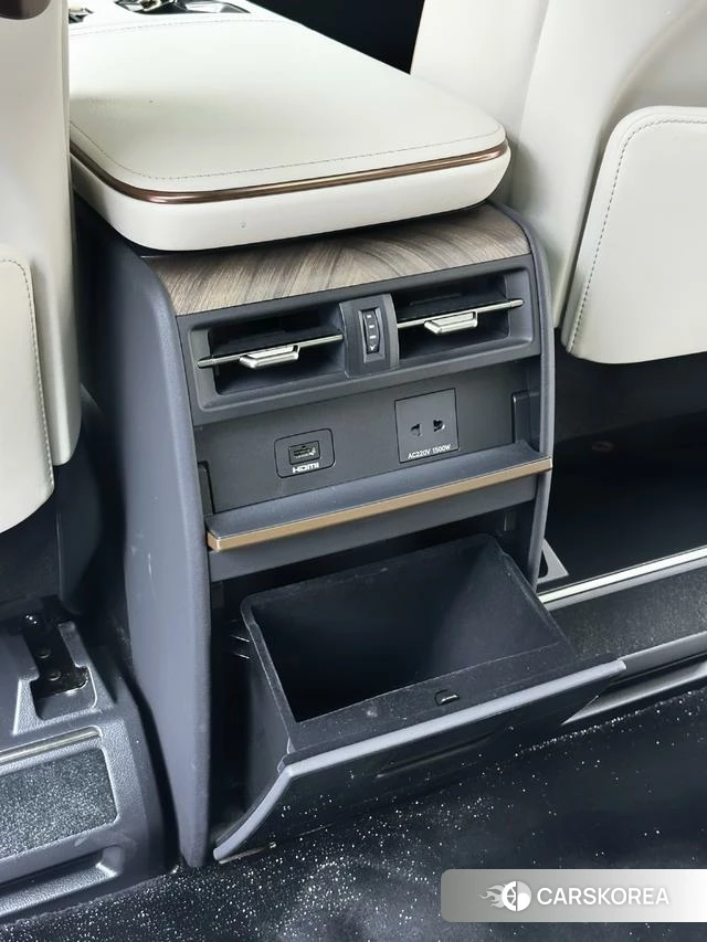 Lexus LM id 4239719 из Китая 17