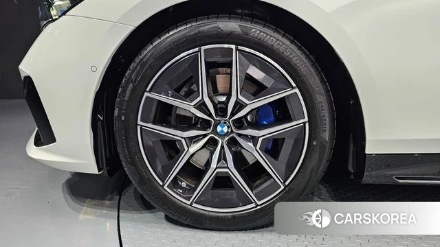 BMW 5 Series (G60) id 4548637 из Кореи 25