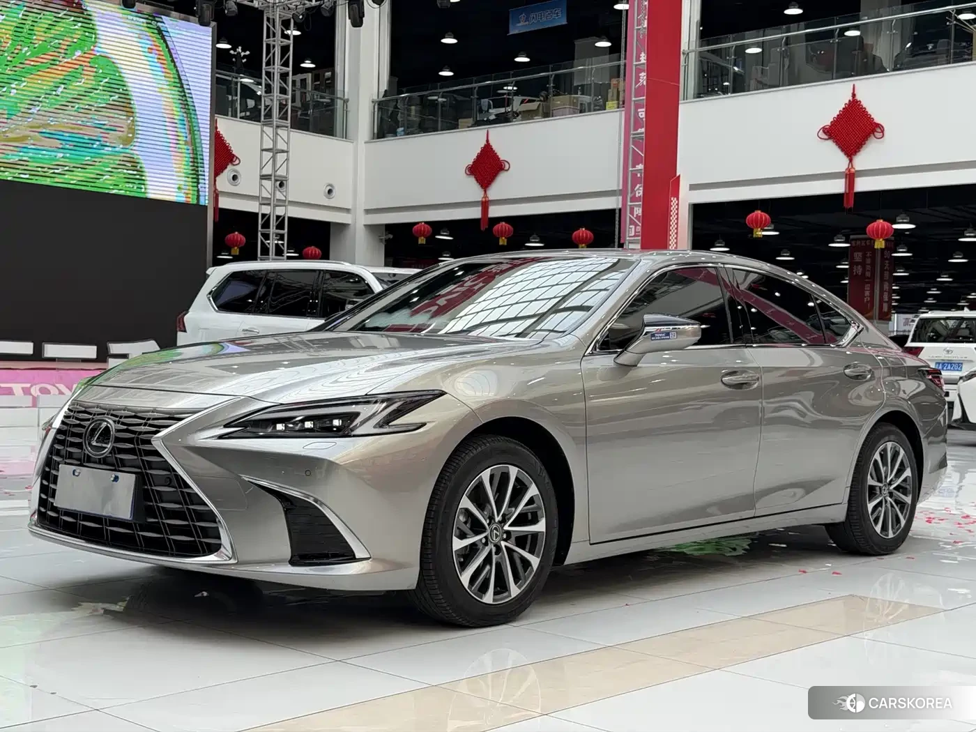 Lexus ES id 4680841 из Китая 16