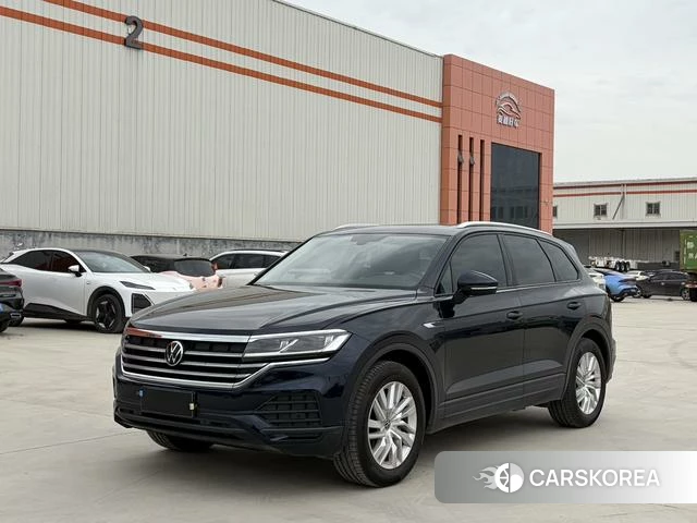 Volkswagen Touareg 2022 Синий из Китая, фото 5