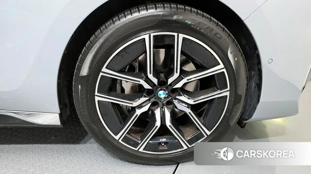 BMW 7 Series (G70) id 3793444 из Кореи 15