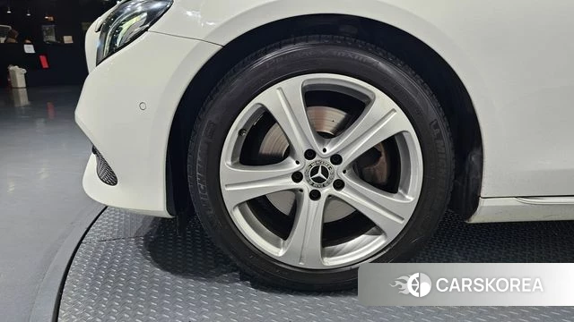 Mercedes-Benz E-Class W213 id 4596390 из Кореи 28