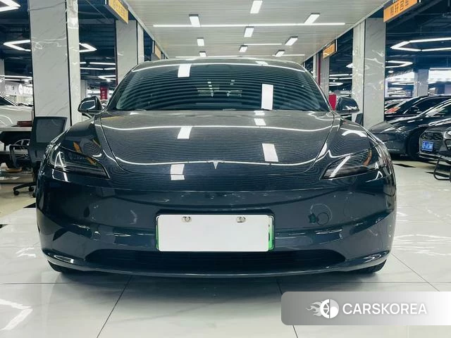 Tesla Model 3 2025 Темно-серый из Китая, фото 5