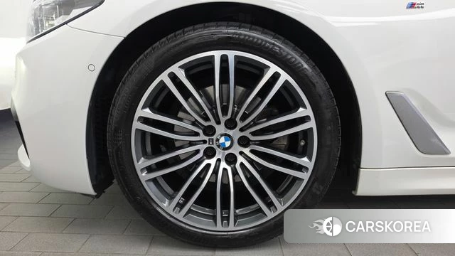 BMW 5 Series (G30) id 4872798 из Кореи 28