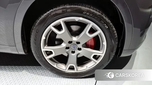 Maserati Levante id 3510036 из Кореи 15