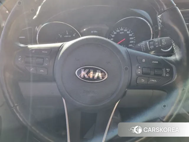 Kia The New Carnival id 3546913 из Кореи 8