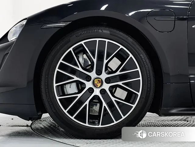 Porsche Taycan id 3383172 из Кореи 14