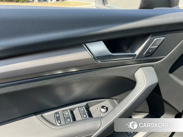 Audi Q5L id 4209238 из Китая 15
