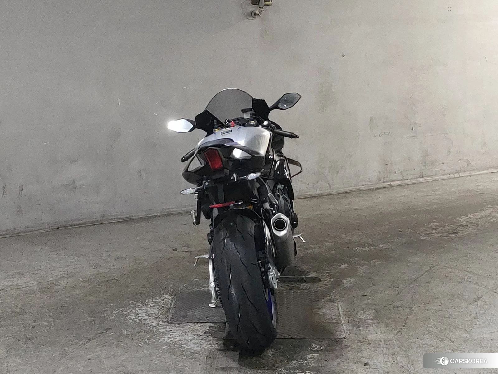 Yamaha YZF-R1M 2025 из Японии, фото 2