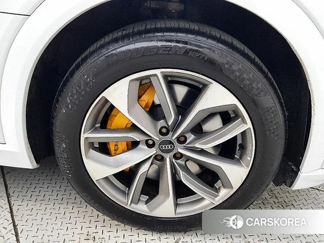 Audi e-Tron id 3860003 из Кореи 15