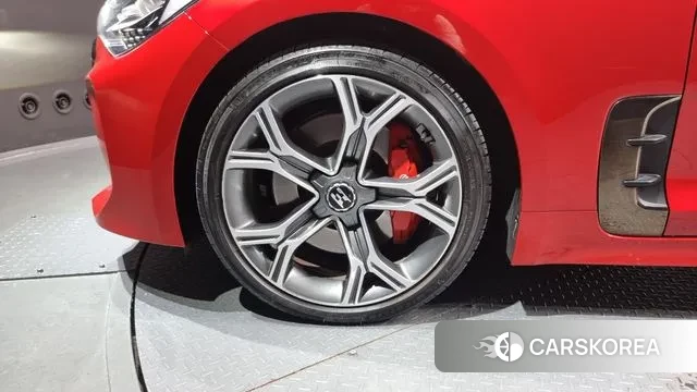 Kia Stinger id 3428586 из Кореи 15