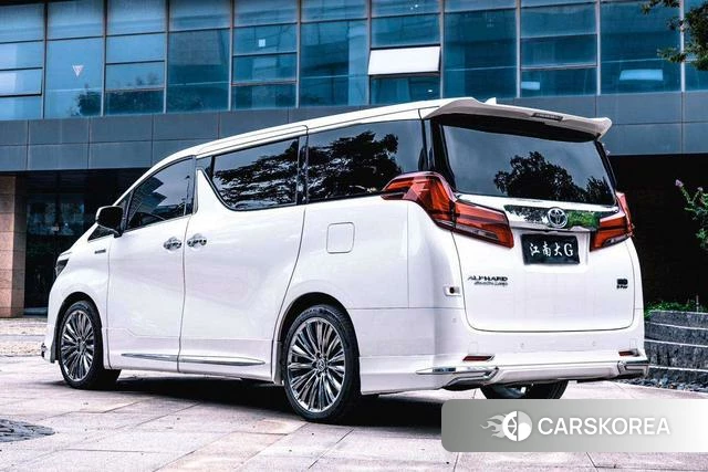 Toyota Elfa 2022 Белый из Китая, фото 5