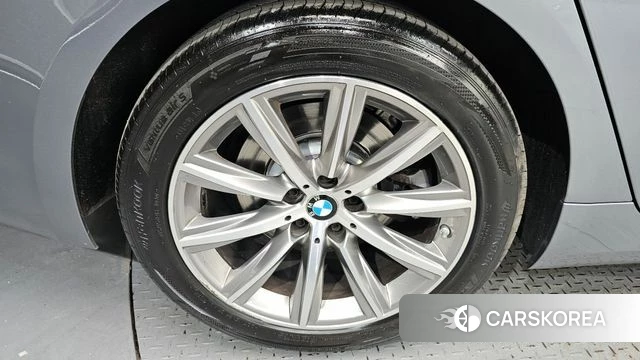 BMW 5 Series (G30) id 3936940 из Кореи 15