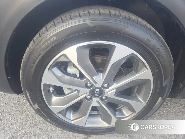 Kia Stonic id 3651608 из Кореи 15