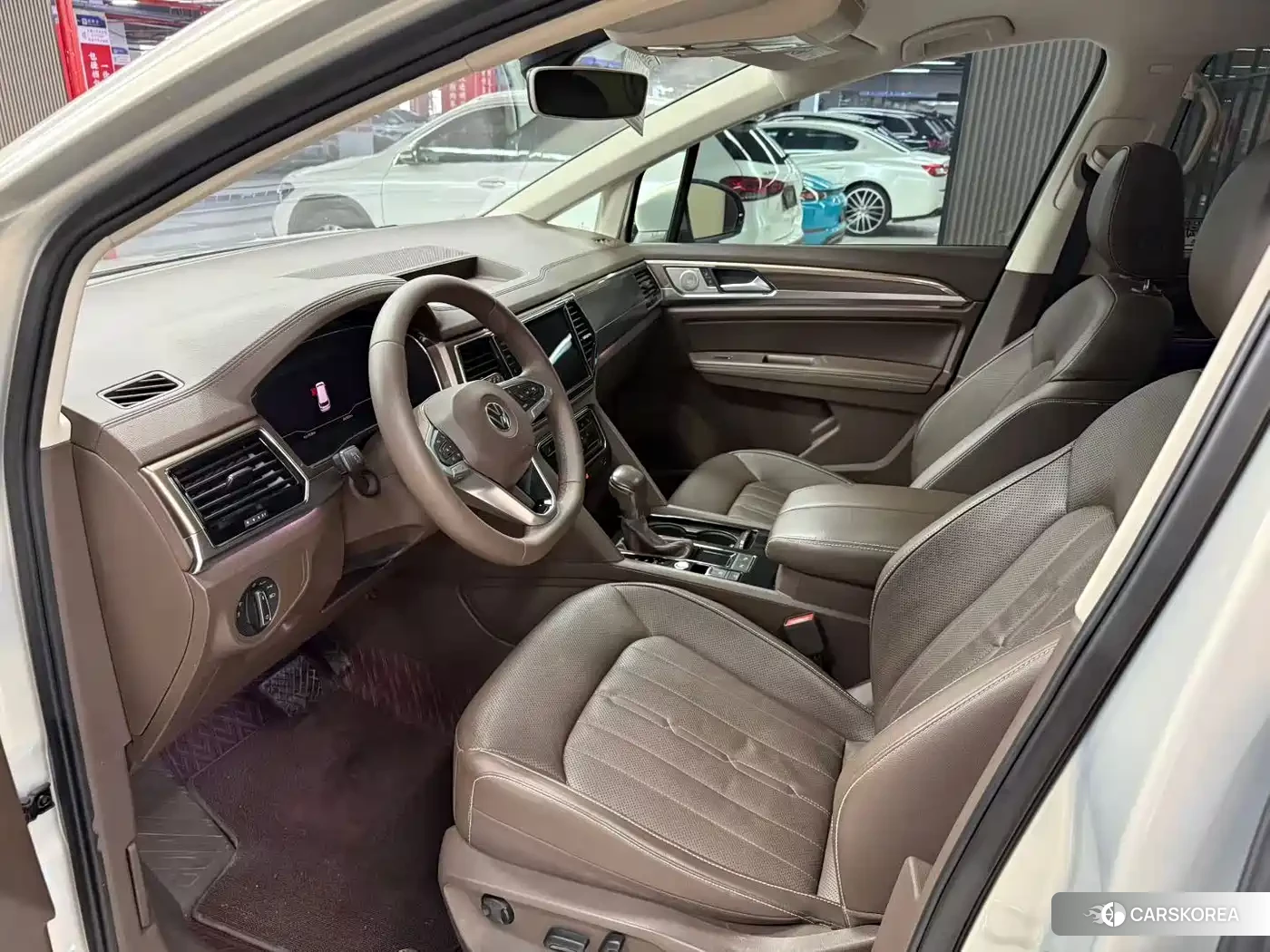Volkswagen Viloran 2020 Silver/gray из Китая, фото 5
