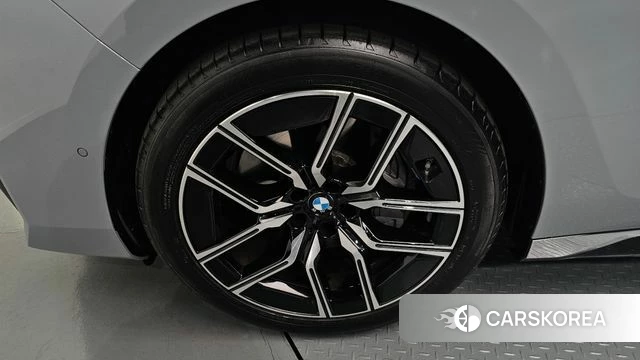 BMW 7 Series (G70) id 4301904 из Кореи 27