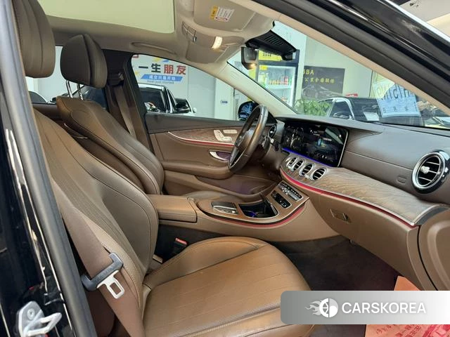 Mercedes-Benz E-class 2022 Черный из Китая, фото 5