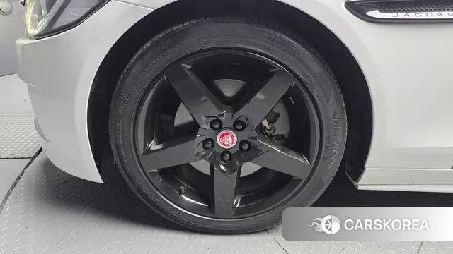 Jaguar XE id 3520330 из Кореи 15