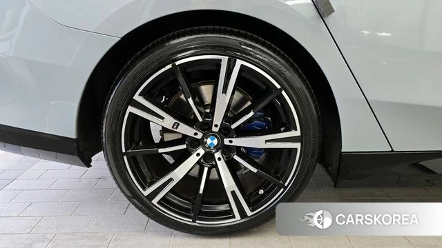 BMW 5 Series (G60) id 4308498 из Кореи 27