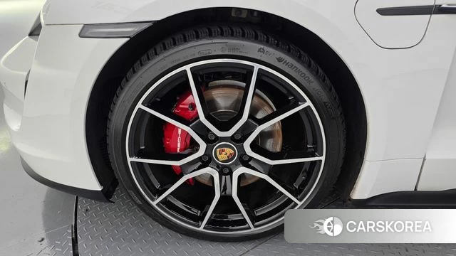 Porsche Taycan id 4607961 из Кореи 15