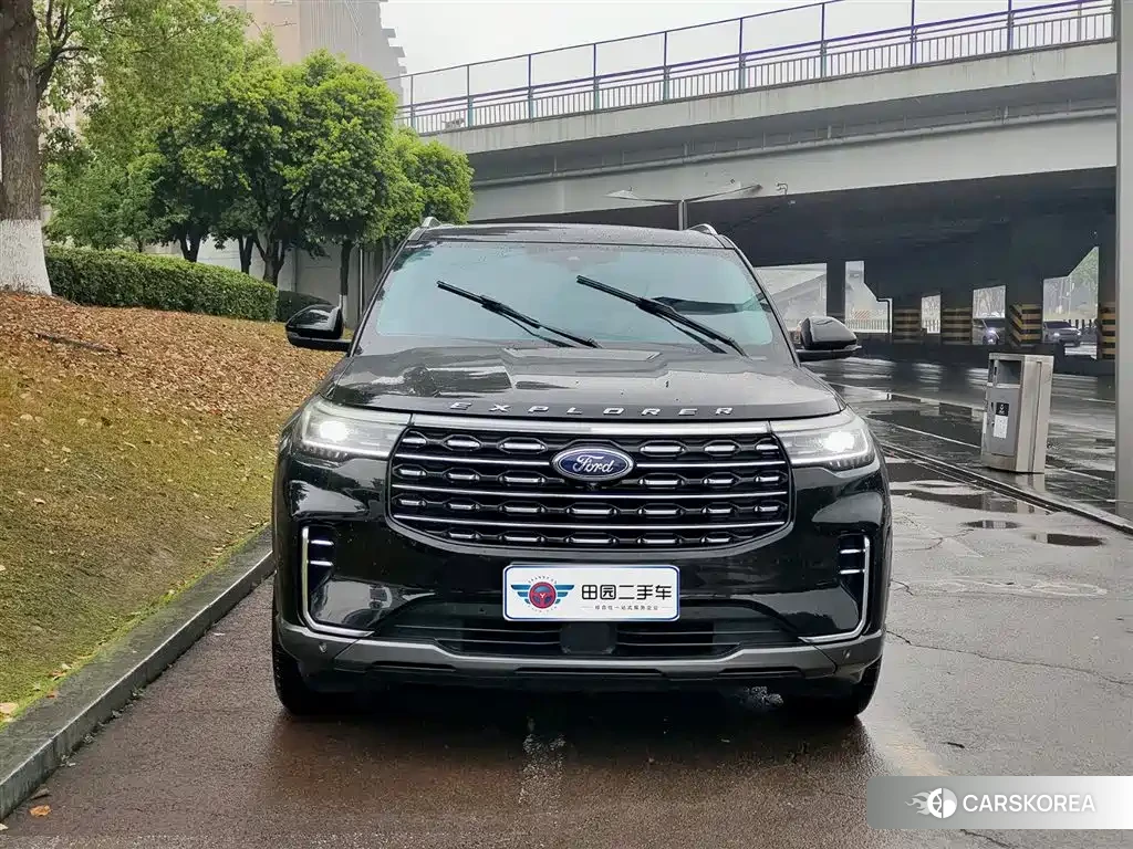 Ford Explorer 2023 Черный из Китая, фото 6