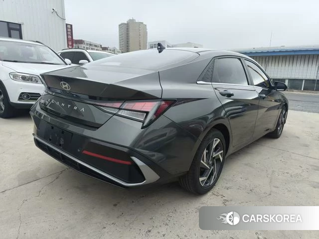 Hyundai Elantra 2025 Темно-серый из Китая, фото 5