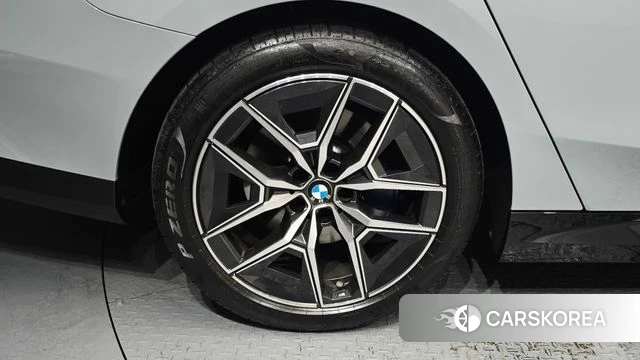 BMW 5 Series (G60) id 4644807 из Кореи 15