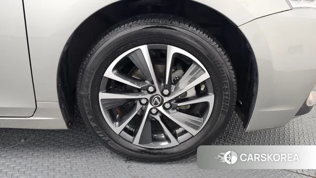 Lexus CT200h id 3578619 из Кореи 15