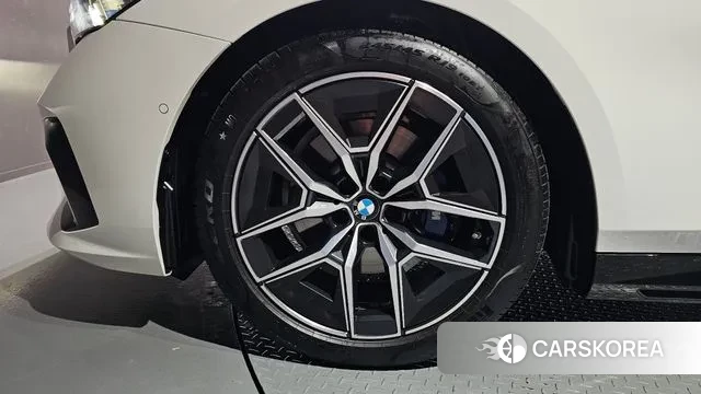 BMW 5 Series (G60) id 3442252 из Кореи 15