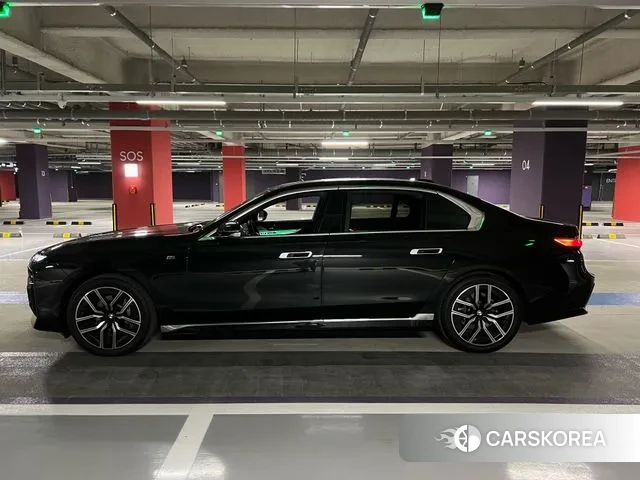 BMW 7 Series (G70) 2024 Черный из Кореи, фото 6